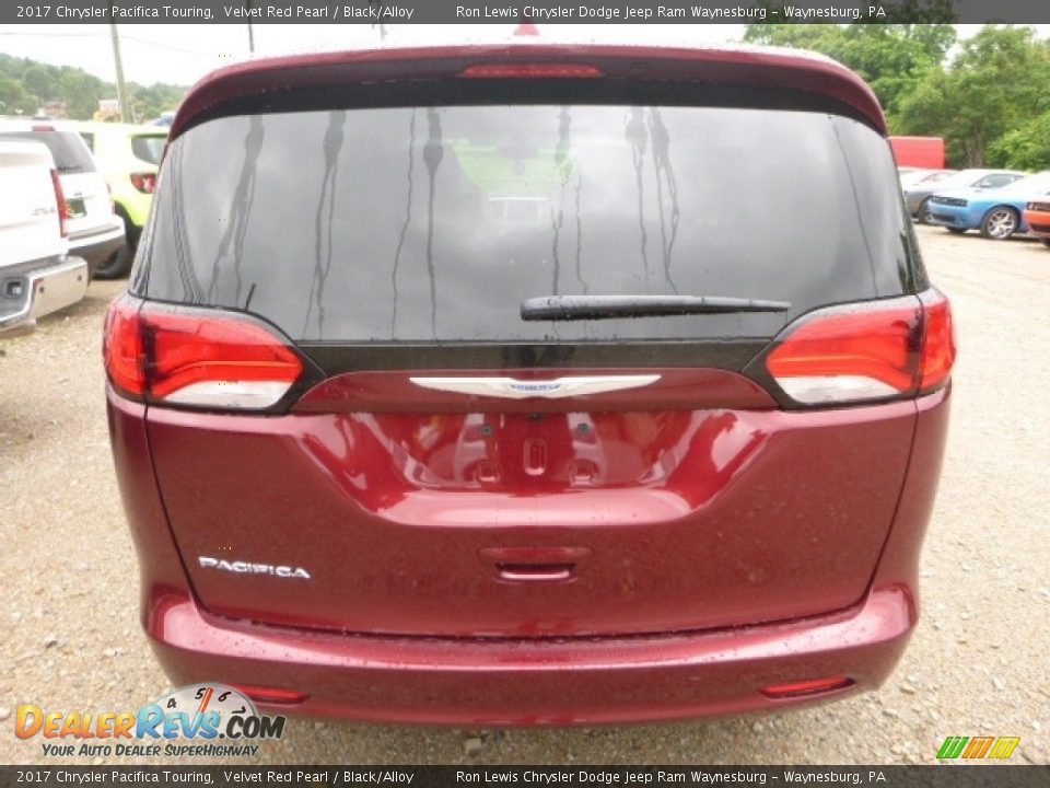 2017 Chrysler Pacifica Touring Velvet Red Pearl / Black/Alloy Photo #4