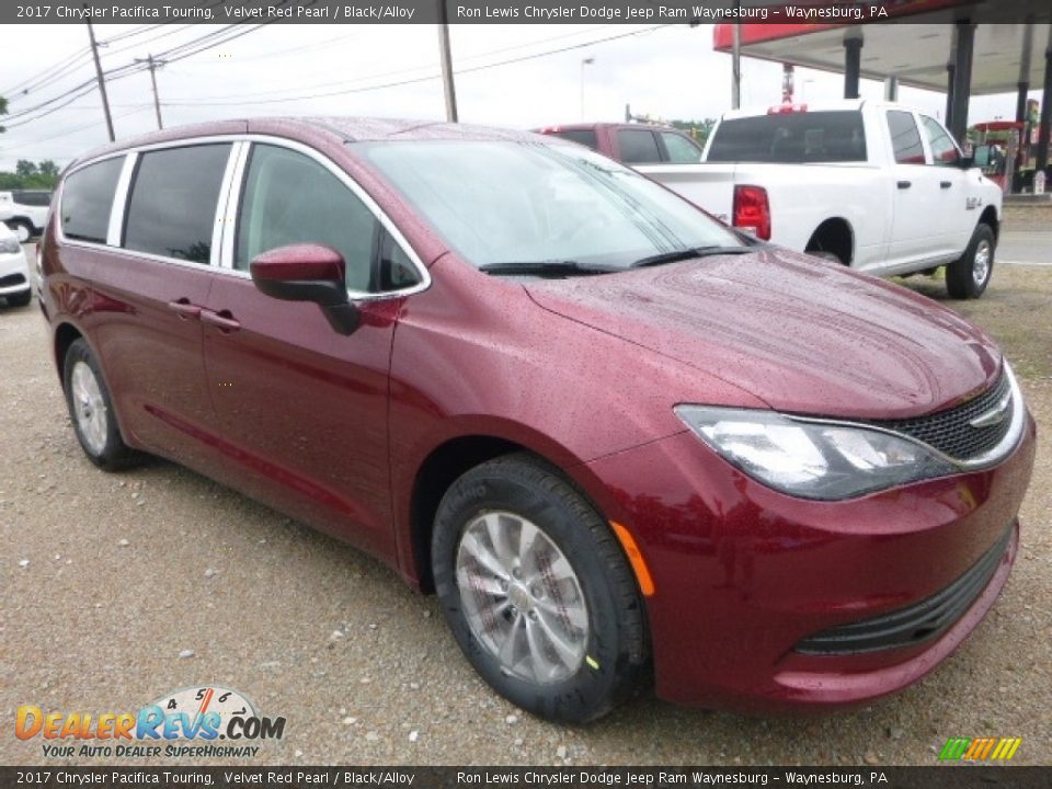 2017 Chrysler Pacifica Touring Velvet Red Pearl / Black/Alloy Photo #7