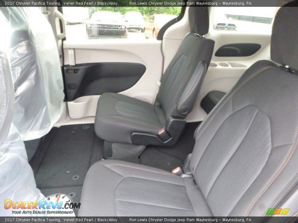 2017 Chrysler Pacifica Touring Velvet Red Pearl / Black/Alloy Photo #11