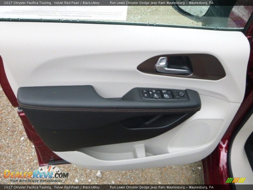 2017 Chrysler Pacifica Touring Velvet Red Pearl / Black/Alloy Photo #13