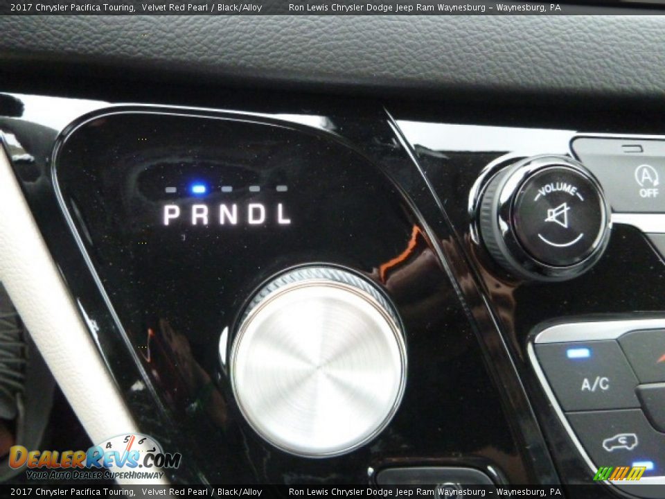 2017 Chrysler Pacifica Touring Velvet Red Pearl / Black/Alloy Photo #18