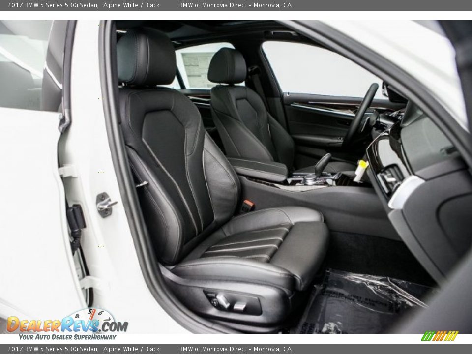 2017 BMW 5 Series 530i Sedan Alpine White / Black Photo #2