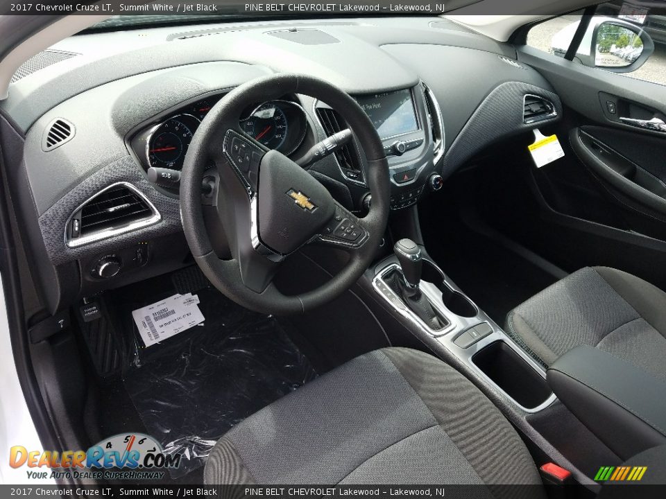 2017 Chevrolet Cruze LT Summit White / Jet Black Photo #7