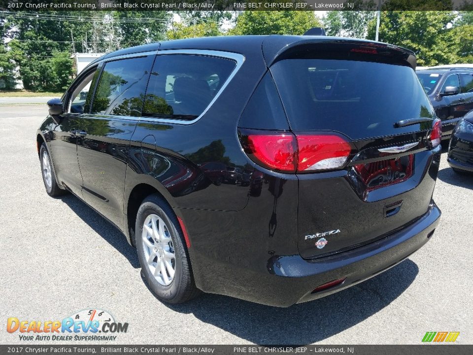 2017 Chrysler Pacifica Touring Brilliant Black Crystal Pearl / Black/Alloy Photo #4