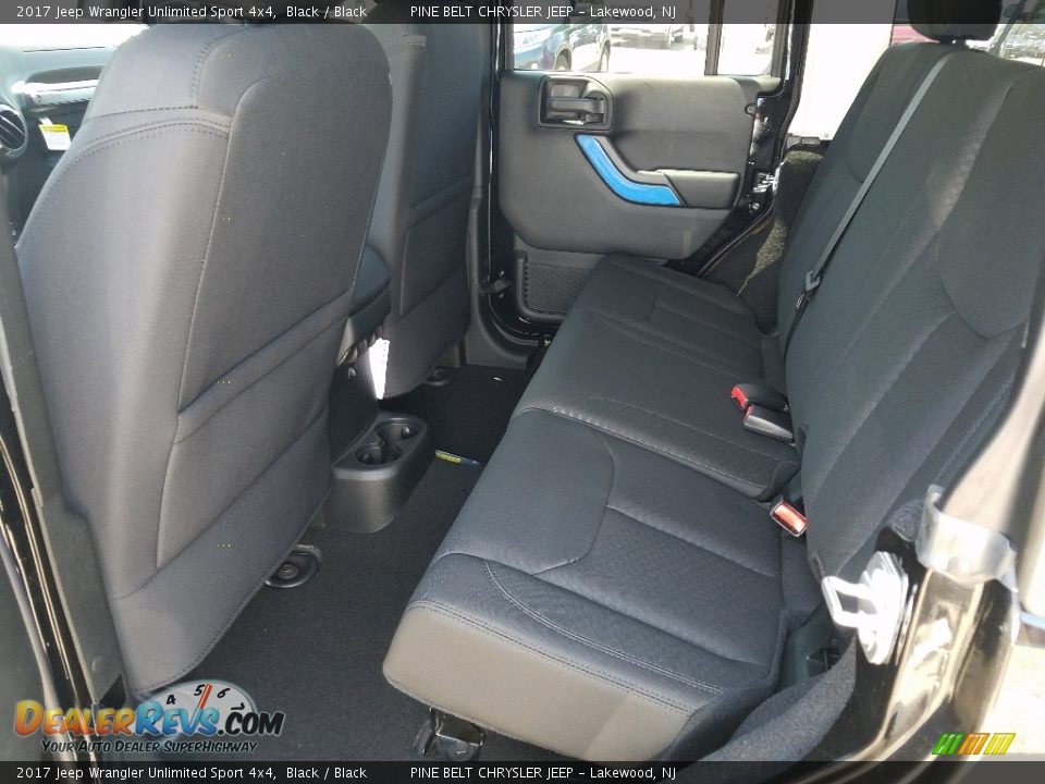 2017 Jeep Wrangler Unlimited Sport 4x4 Black / Black Photo #9