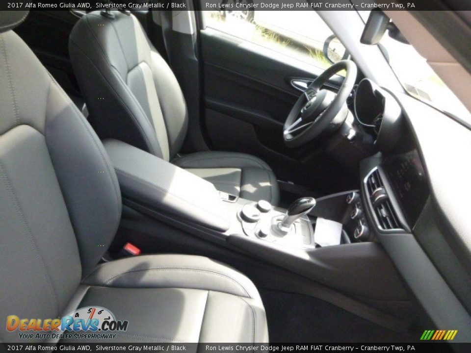 2017 Alfa Romeo Giulia AWD Silverstone Gray Metallic / Black Photo #14
