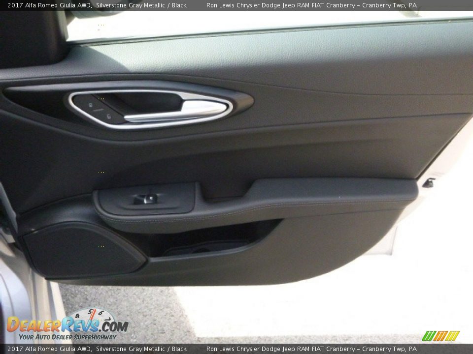 2017 Alfa Romeo Giulia AWD Silverstone Gray Metallic / Black Photo #16