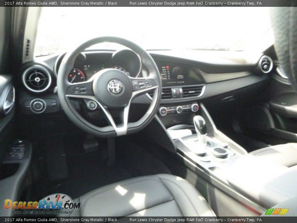2017 Alfa Romeo Giulia AWD Silverstone Gray Metallic / Black Photo #18