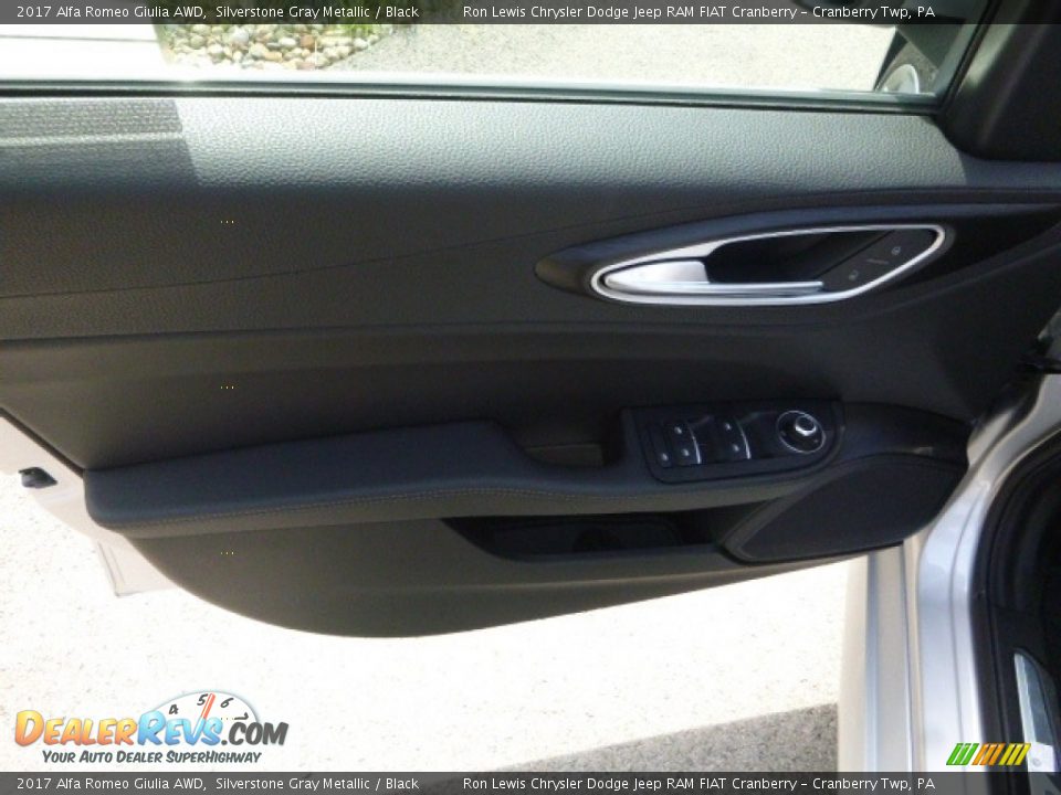2017 Alfa Romeo Giulia AWD Silverstone Gray Metallic / Black Photo #19