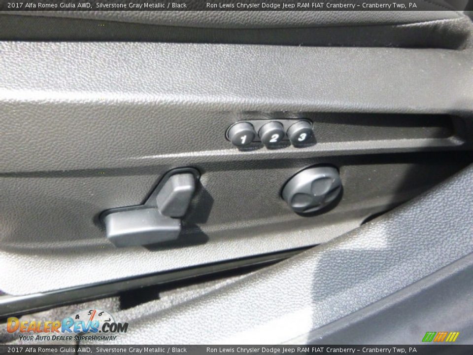 2017 Alfa Romeo Giulia AWD Silverstone Gray Metallic / Black Photo #20