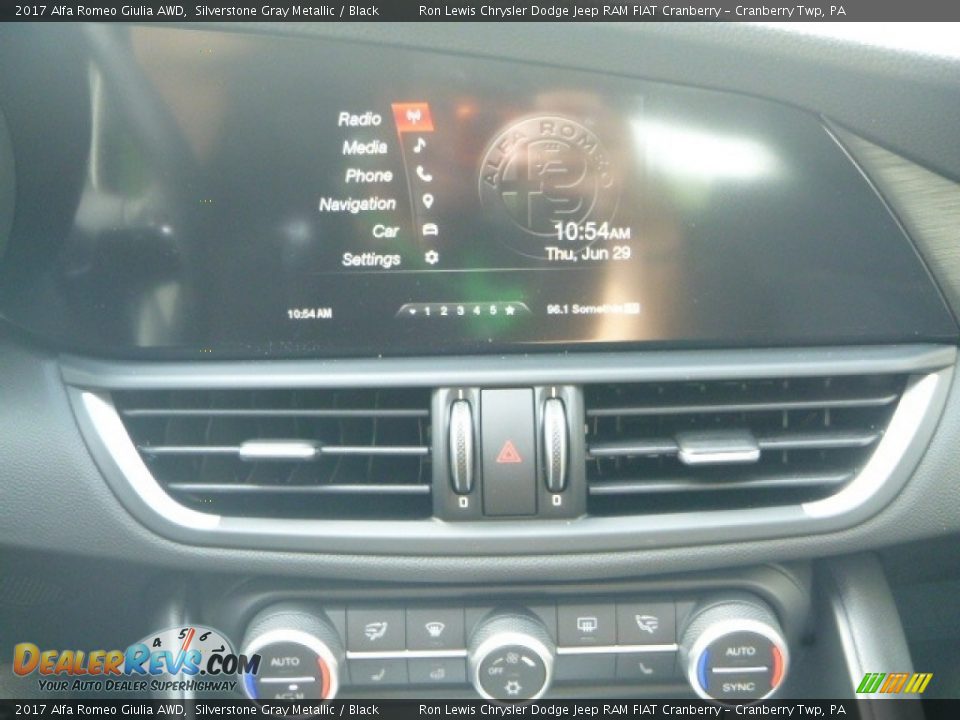 2017 Alfa Romeo Giulia AWD Silverstone Gray Metallic / Black Photo #24