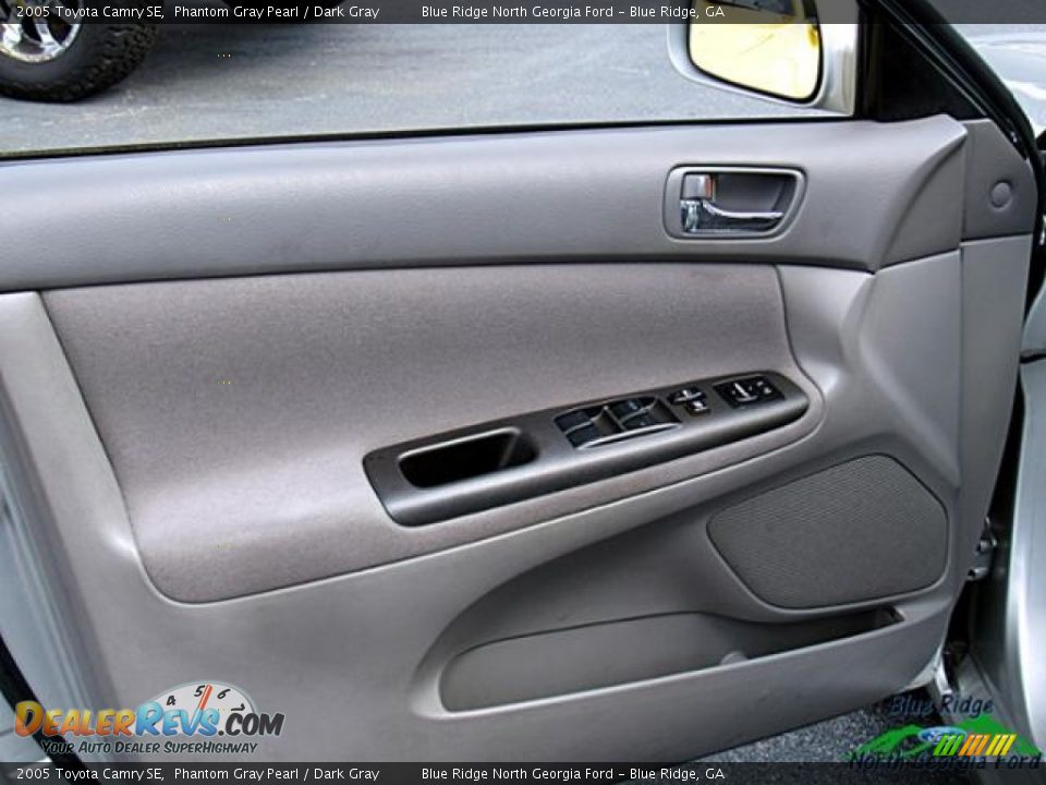 2005 Toyota Camry SE Phantom Gray Pearl / Dark Gray Photo #23