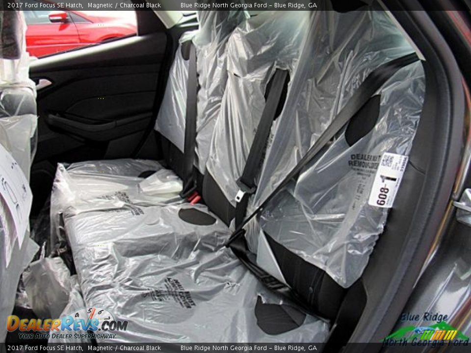 2017 Ford Focus SE Hatch Magnetic / Charcoal Black Photo #13