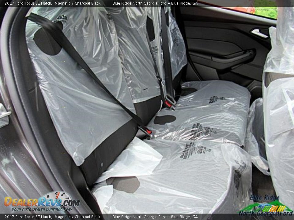 2017 Ford Focus SE Hatch Magnetic / Charcoal Black Photo #14