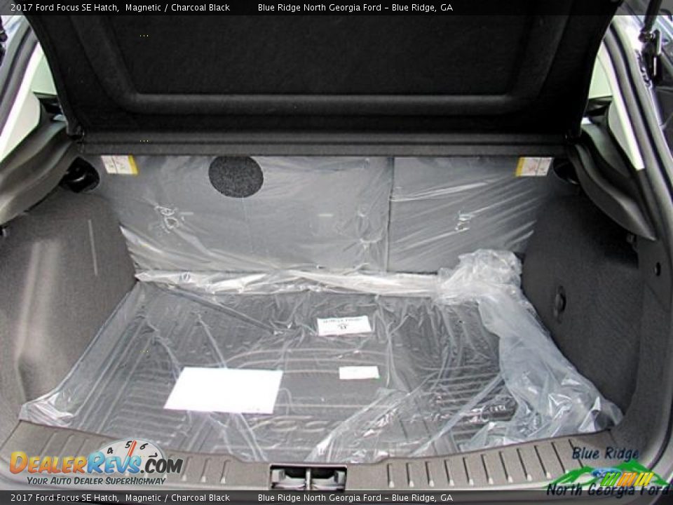 2017 Ford Focus SE Hatch Magnetic / Charcoal Black Photo #15