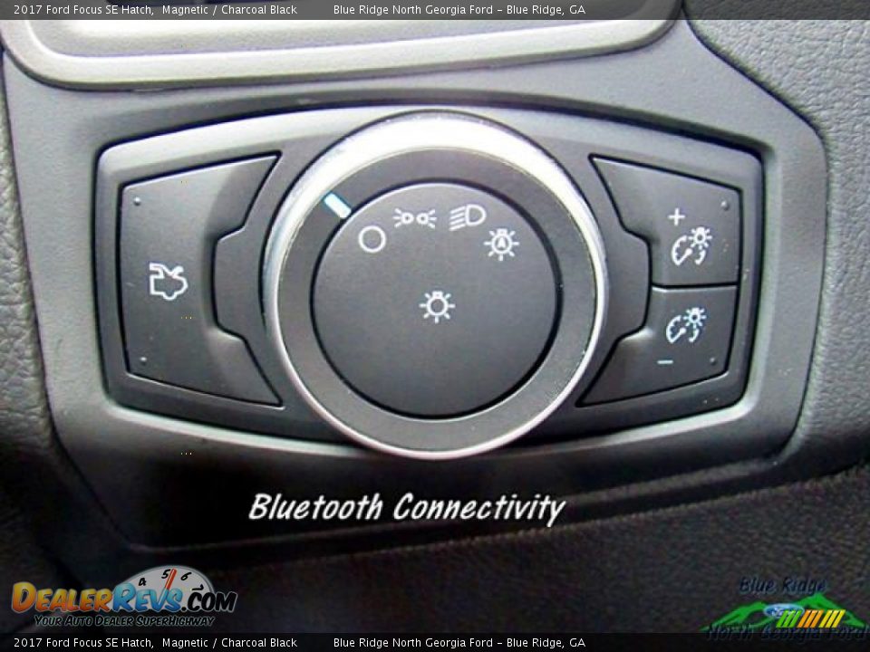 2017 Ford Focus SE Hatch Magnetic / Charcoal Black Photo #24