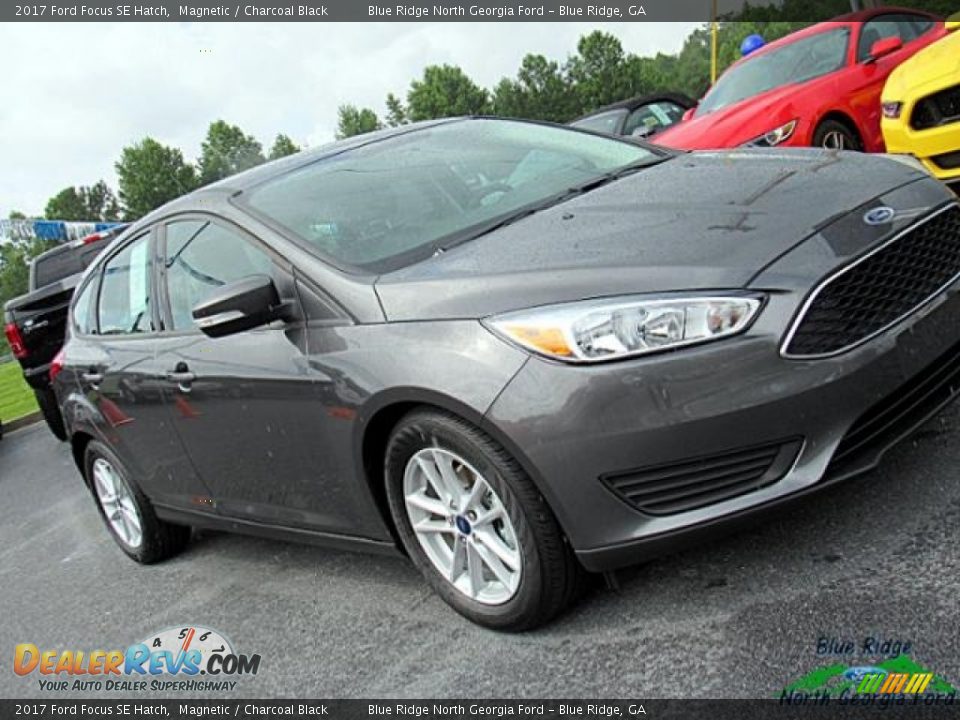 2017 Ford Focus SE Hatch Magnetic / Charcoal Black Photo #33