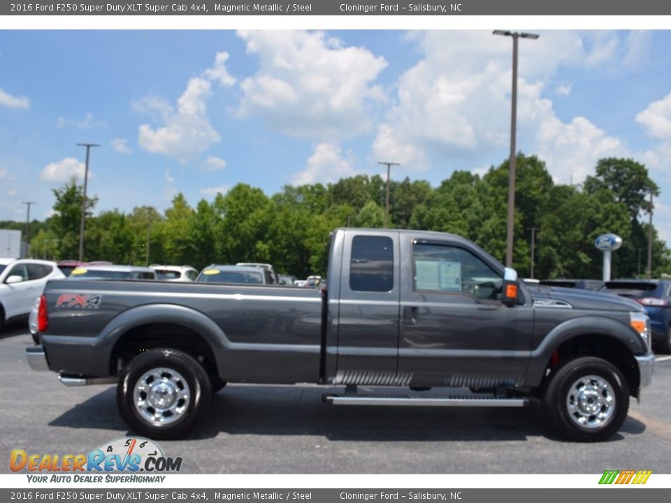 2016 Ford F250 Super Duty XLT Super Cab 4x4 Magnetic Metallic / Steel Photo #2