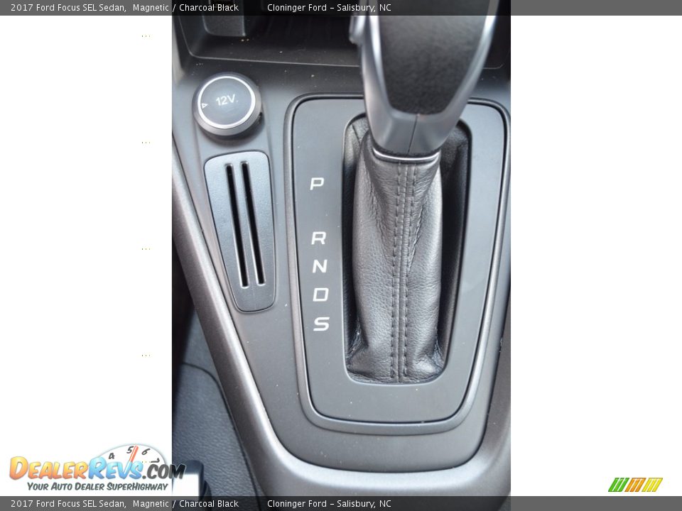 2017 Ford Focus SEL Sedan Magnetic / Charcoal Black Photo #17