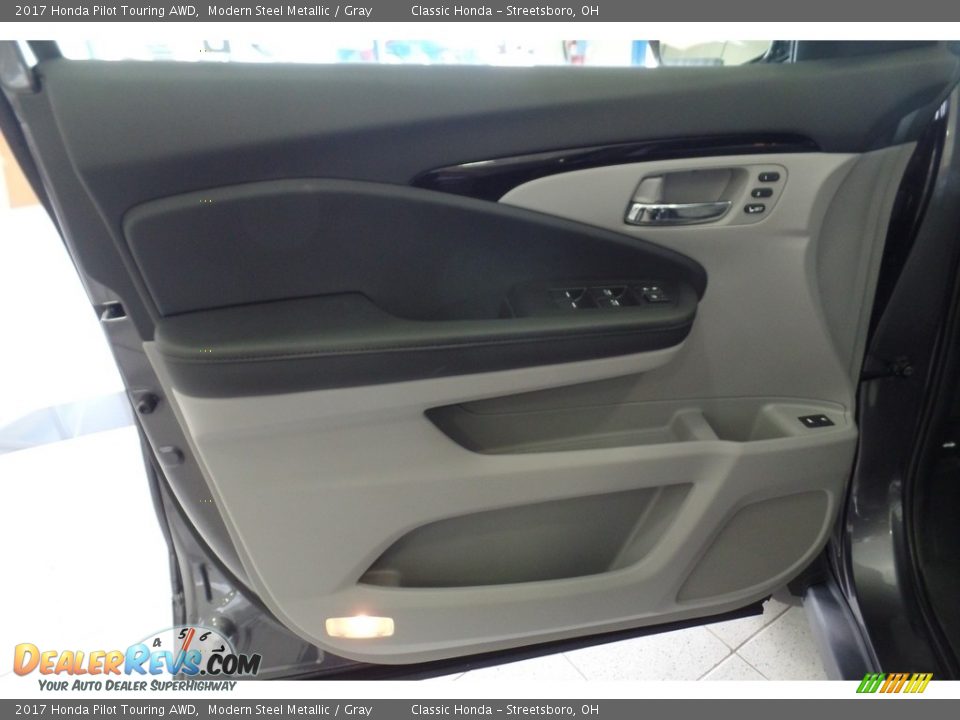 2017 Honda Pilot Touring AWD Modern Steel Metallic / Gray Photo #5