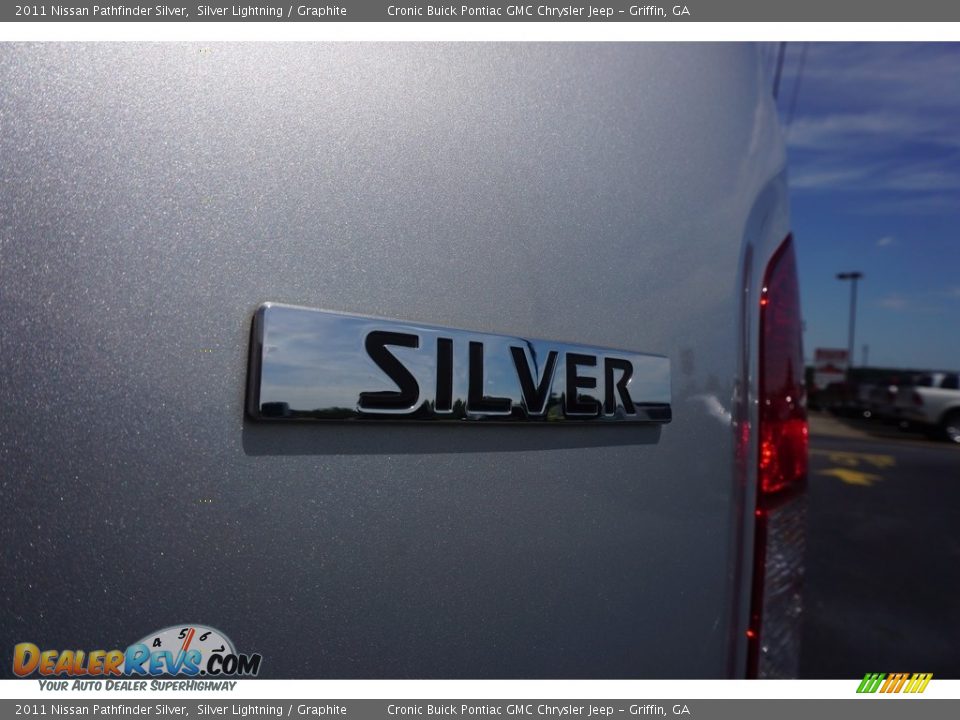 2011 Nissan Pathfinder Silver Silver Lightning / Graphite Photo #18