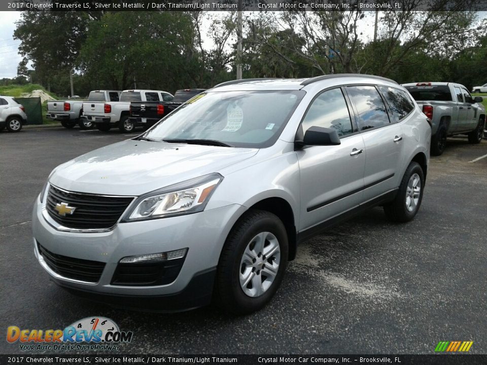 Front 3/4 View of 2017 Chevrolet Traverse LS Photo #1