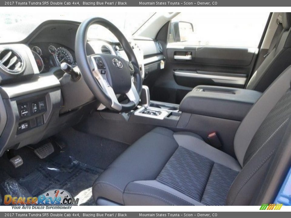 2017 Toyota Tundra SR5 Double Cab 4x4 Blazing Blue Pearl / Black Photo #5