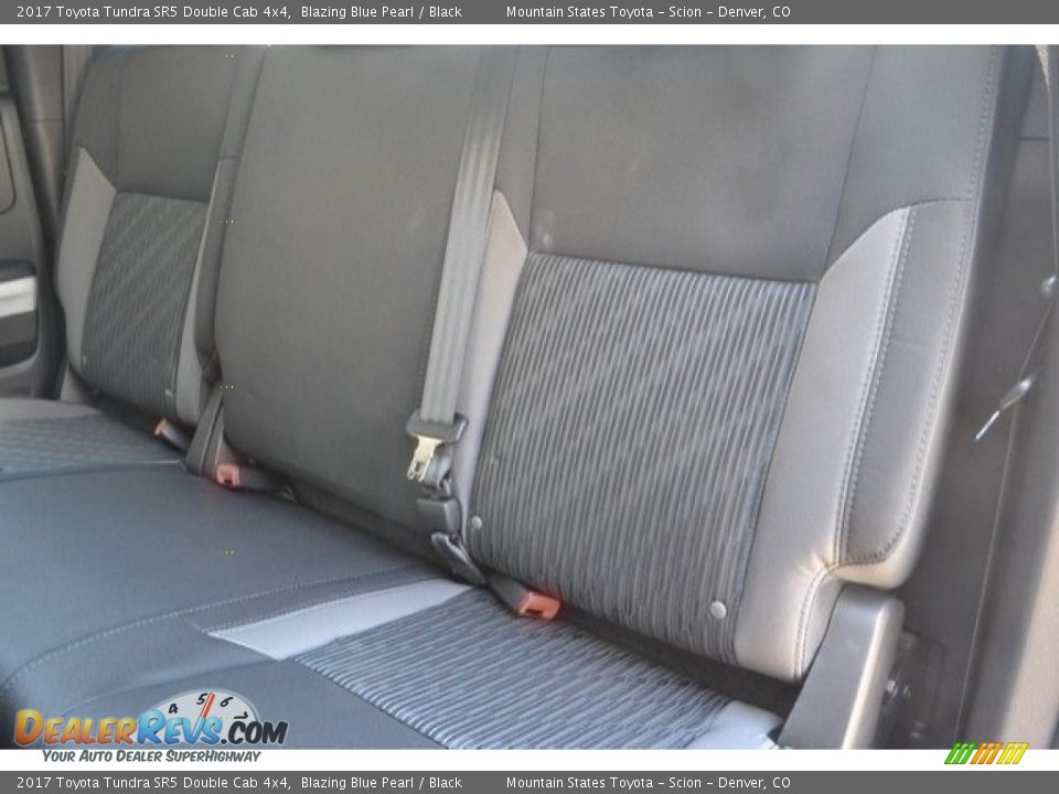 2017 Toyota Tundra SR5 Double Cab 4x4 Blazing Blue Pearl / Black Photo #7