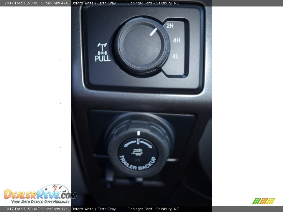 2017 Ford F150 XLT SuperCrew 4x4 Oxford White / Earth Gray Photo #17
