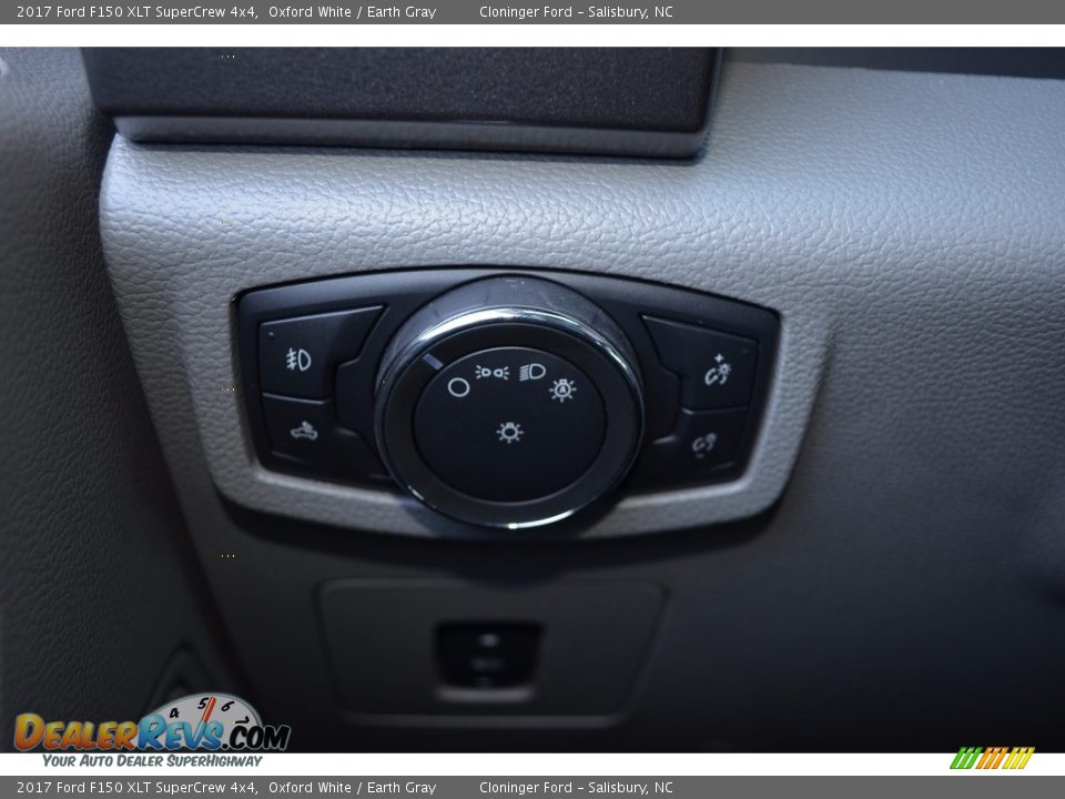2017 Ford F150 XLT SuperCrew 4x4 Oxford White / Earth Gray Photo #21