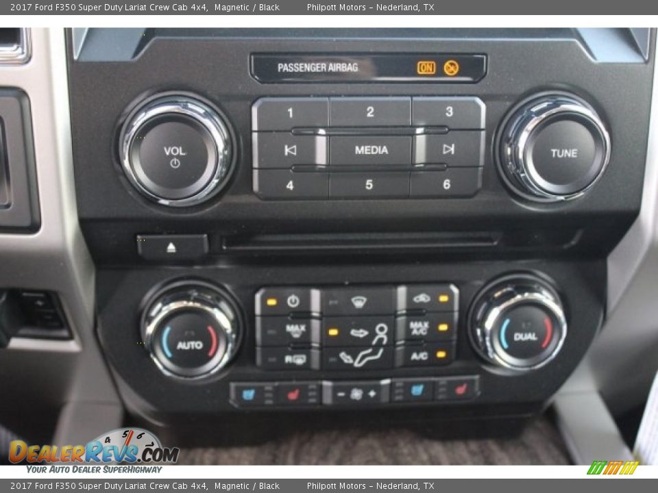2017 Ford F350 Super Duty Lariat Crew Cab 4x4 Magnetic / Black Photo #14