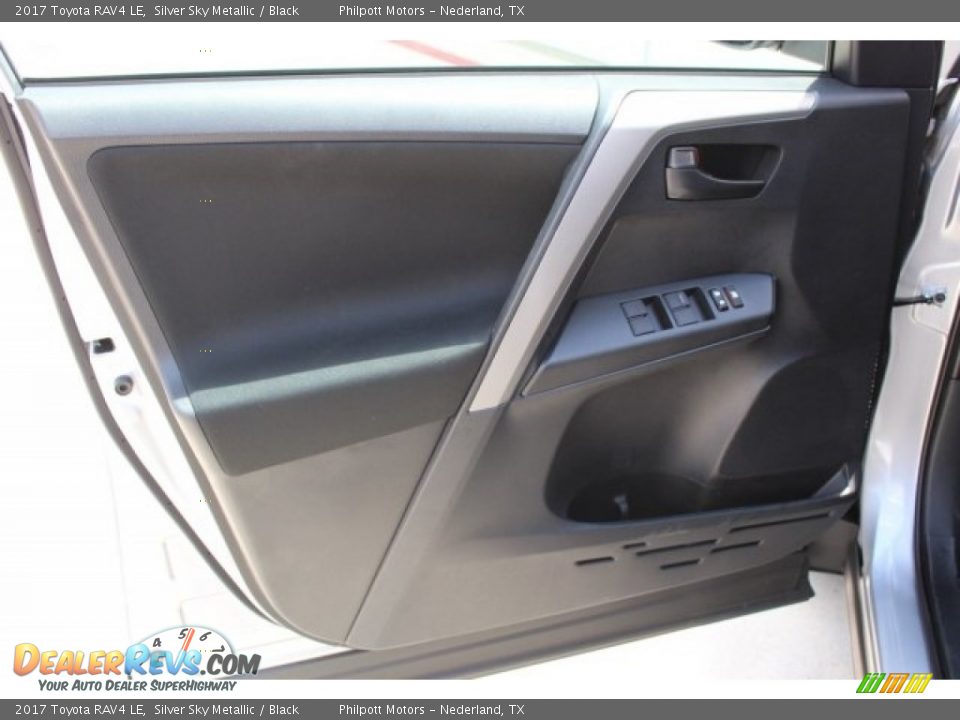 2017 Toyota RAV4 LE Silver Sky Metallic / Black Photo #8