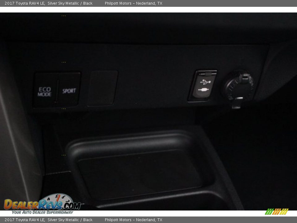 2017 Toyota RAV4 LE Silver Sky Metallic / Black Photo #13