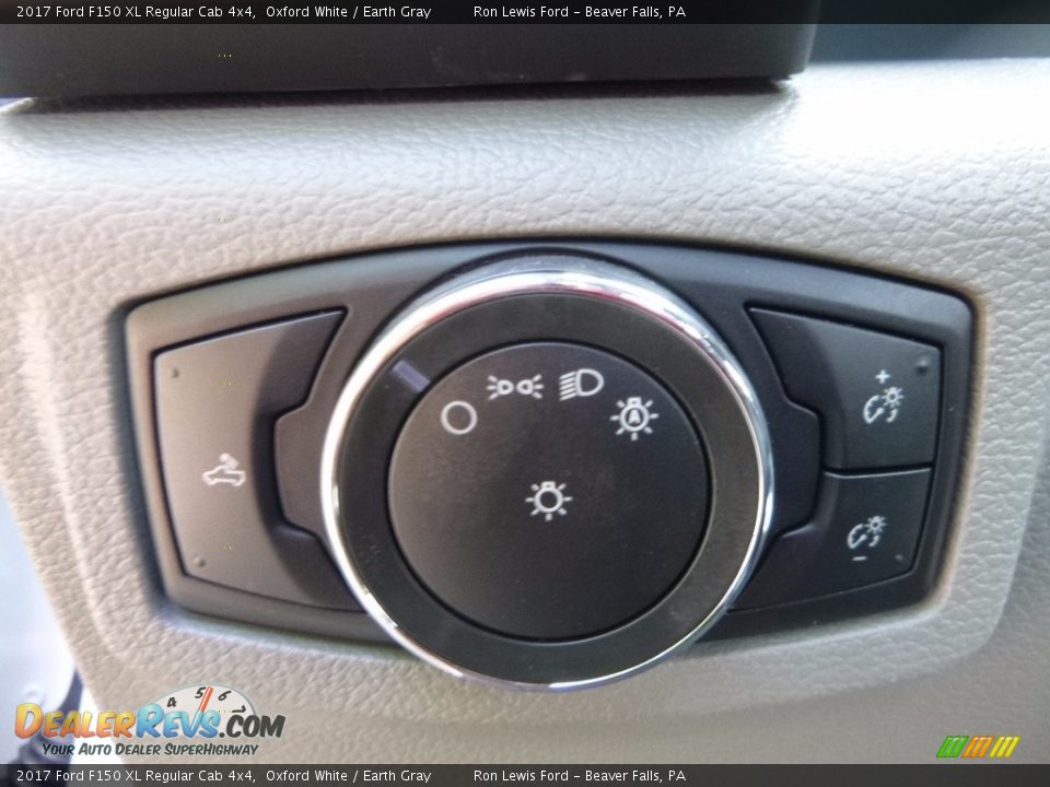 2017 Ford F150 XL Regular Cab 4x4 Oxford White / Earth Gray Photo #16