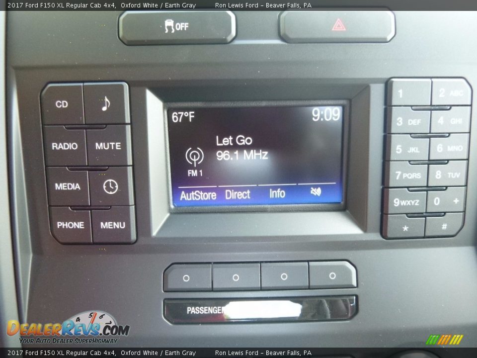 2017 Ford F150 XL Regular Cab 4x4 Oxford White / Earth Gray Photo #19