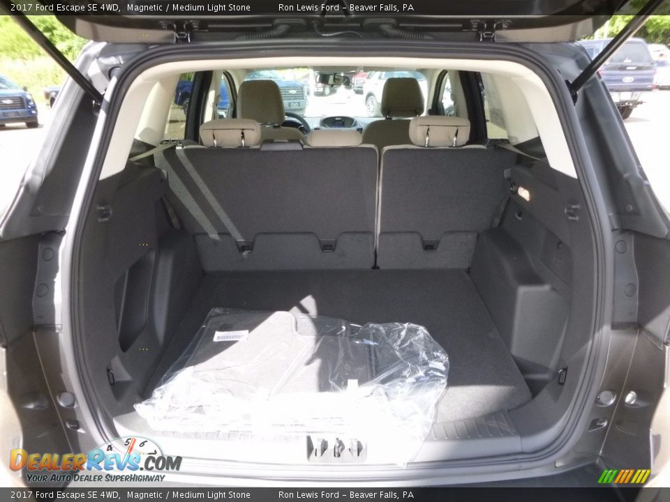 2017 Ford Escape SE 4WD Magnetic / Medium Light Stone Photo #4