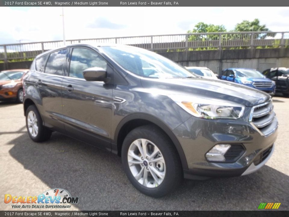2017 Ford Escape SE 4WD Magnetic / Medium Light Stone Photo #9