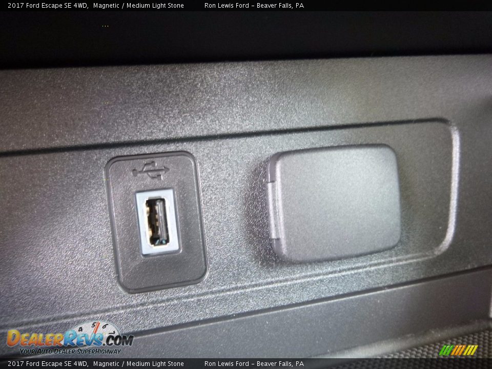 2017 Ford Escape SE 4WD Magnetic / Medium Light Stone Photo #19