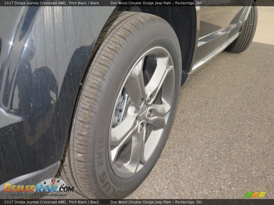 2017 Dodge Journey Crossroad AWD Pitch Black / Black Photo #15
