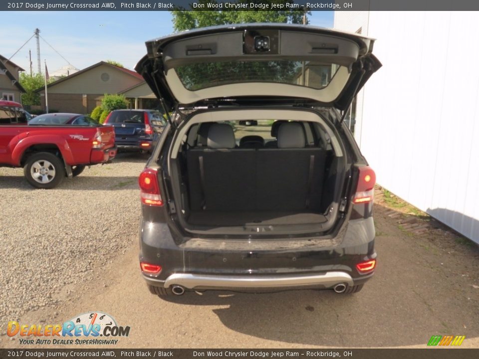 2017 Dodge Journey Crossroad AWD Pitch Black / Black Photo #16