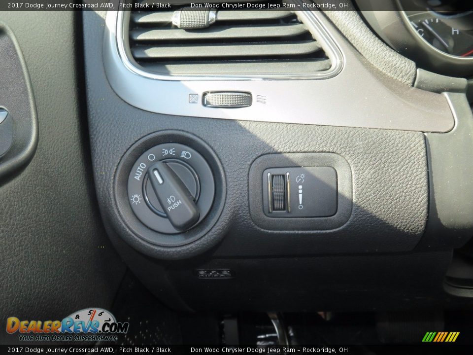 2017 Dodge Journey Crossroad AWD Pitch Black / Black Photo #23