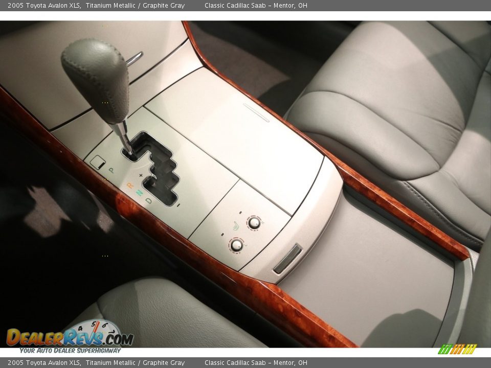 2005 Toyota Avalon XLS Titanium Metallic / Graphite Gray Photo #12
