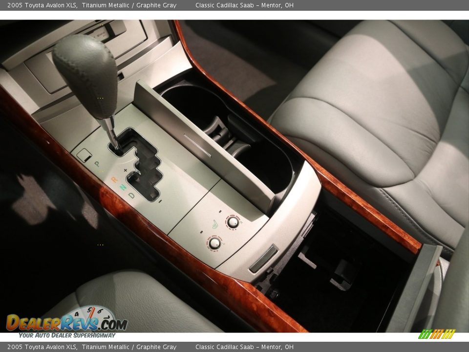 2005 Toyota Avalon XLS Titanium Metallic / Graphite Gray Photo #13