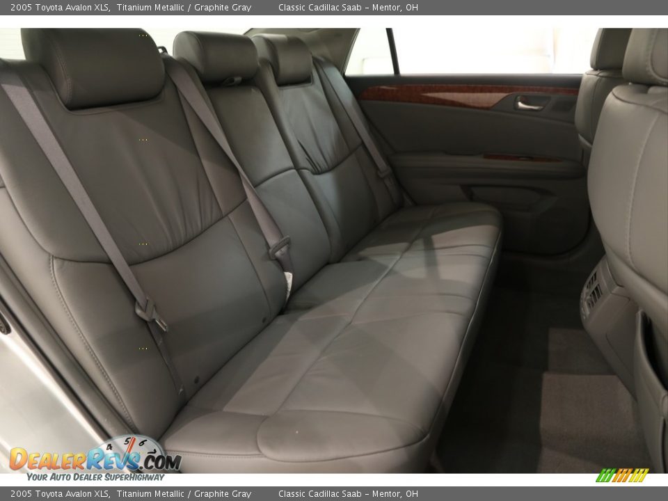 2005 Toyota Avalon XLS Titanium Metallic / Graphite Gray Photo #16