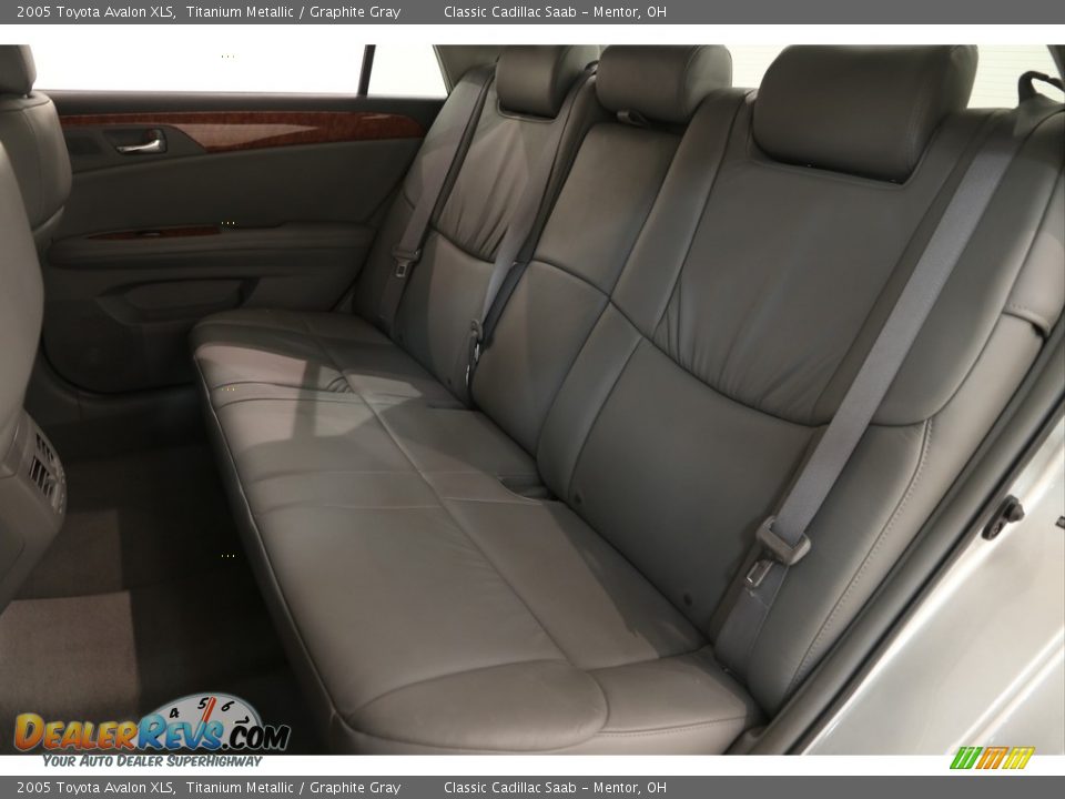 2005 Toyota Avalon XLS Titanium Metallic / Graphite Gray Photo #17