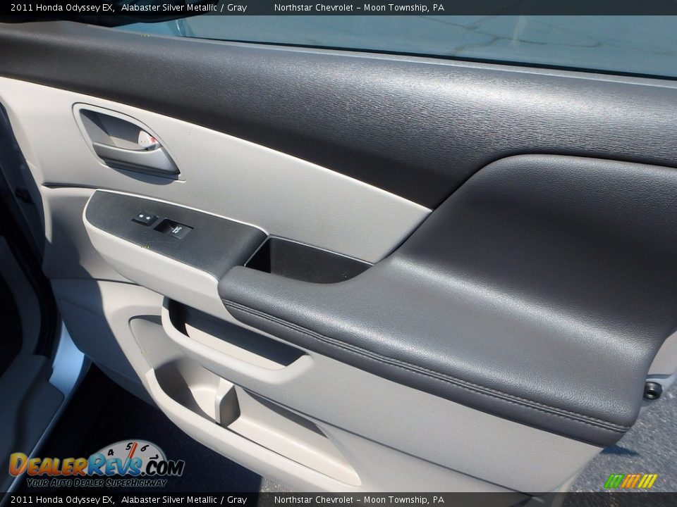 2011 Honda Odyssey EX Alabaster Silver Metallic / Gray Photo #17