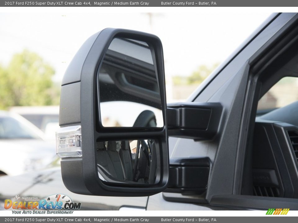2017 Ford F250 Super Duty XLT Crew Cab 4x4 Magnetic / Medium Earth Gray Photo #4