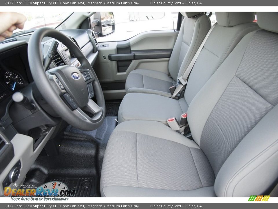 2017 Ford F250 Super Duty XLT Crew Cab 4x4 Magnetic / Medium Earth Gray Photo #9