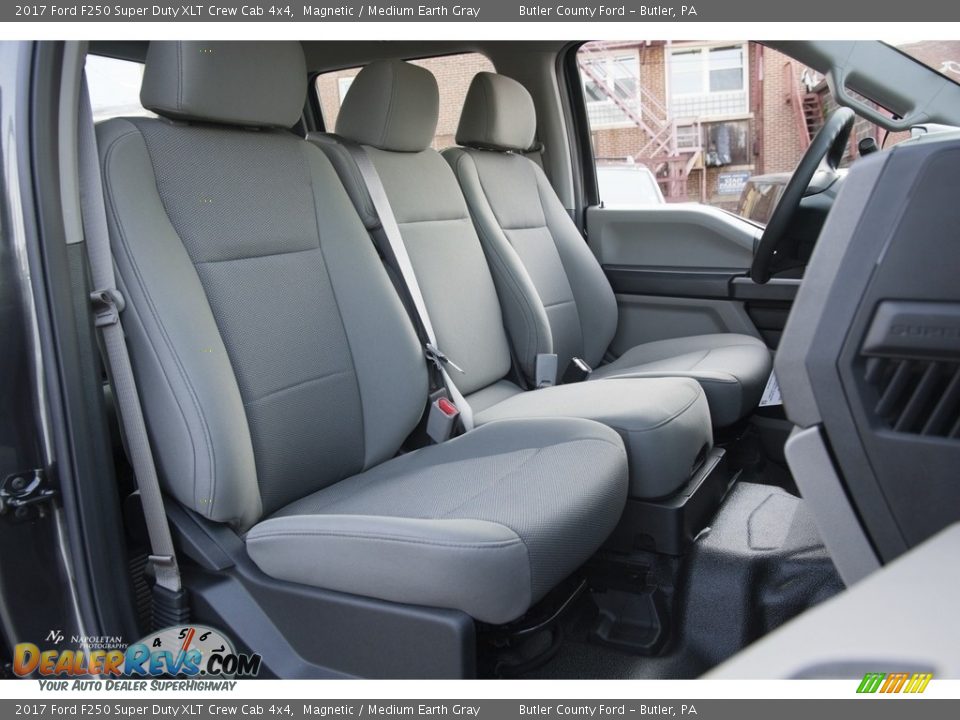 2017 Ford F250 Super Duty XLT Crew Cab 4x4 Magnetic / Medium Earth Gray Photo #10