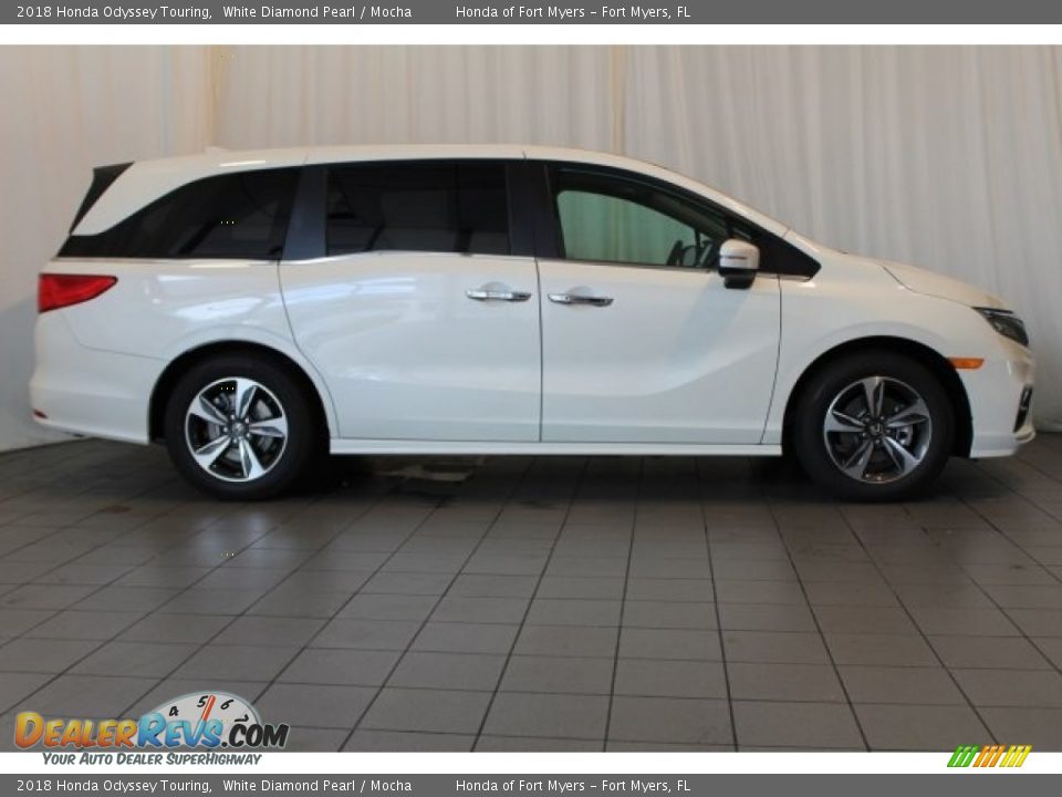 2018 Honda Odyssey Touring White Diamond Pearl / Mocha Photo #2